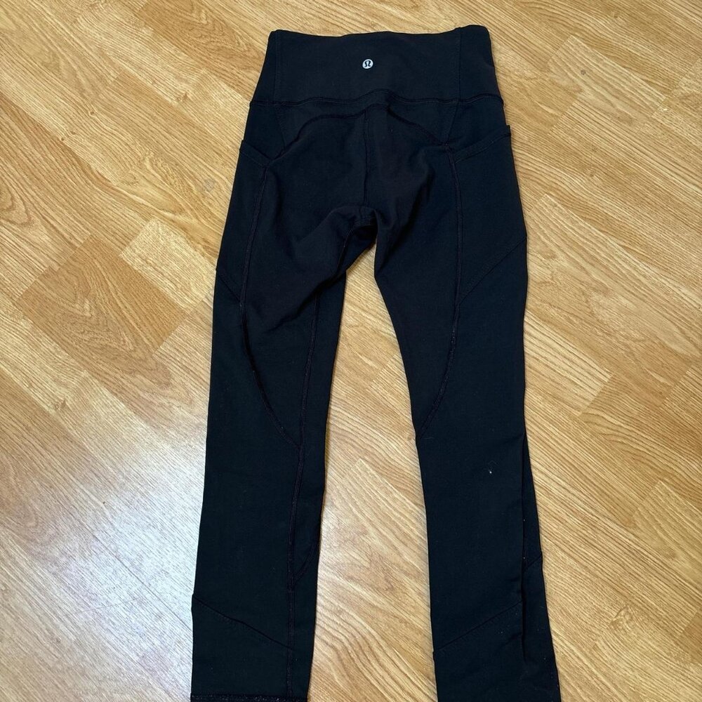 Lululemon leggings size 4 excellent condition
